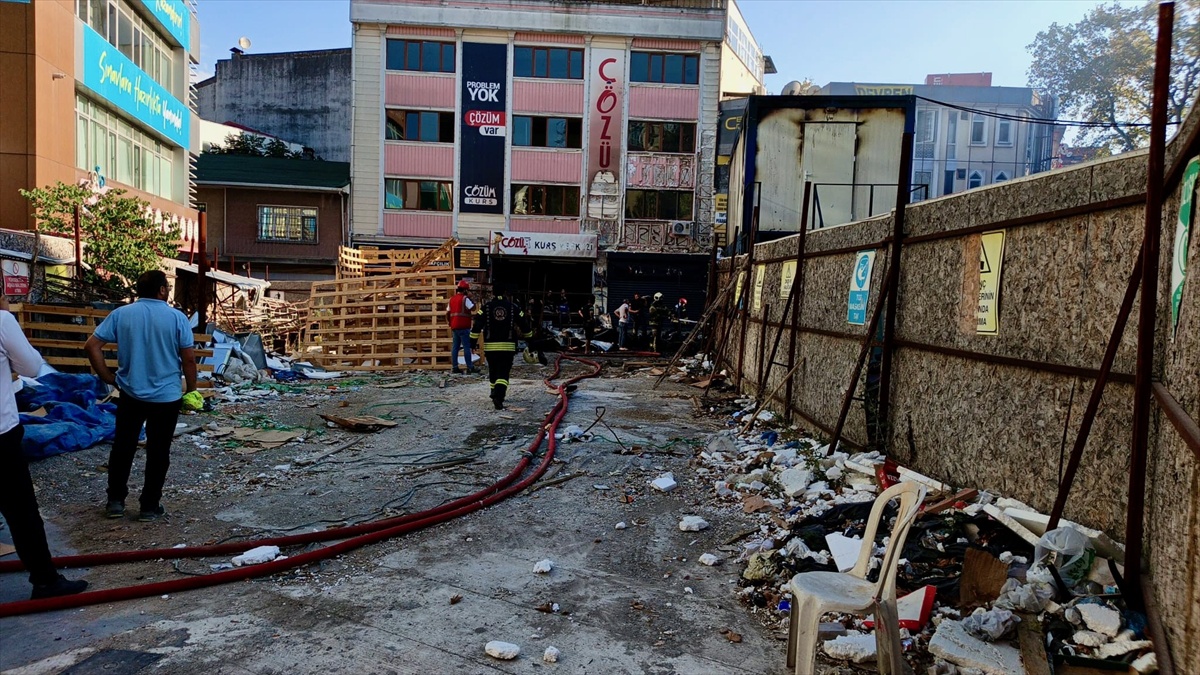 Konteyner Yangını İki İş Yerine Sıçradı