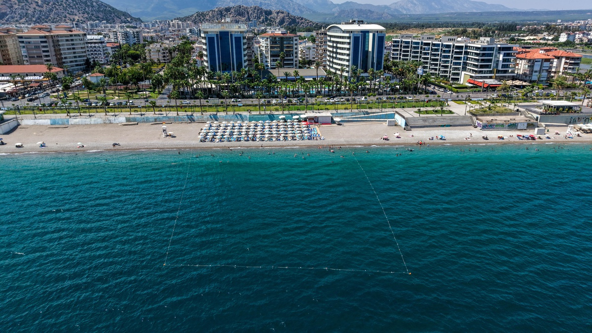 Konyaaltı Sahili\'nde Güvenlik Krizi