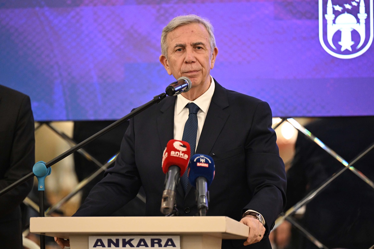 Mansur Yavaş\'tan parti değiştireceği iddialarına ilişkin açıklama: "Bizim gündemimiz Ankara"
