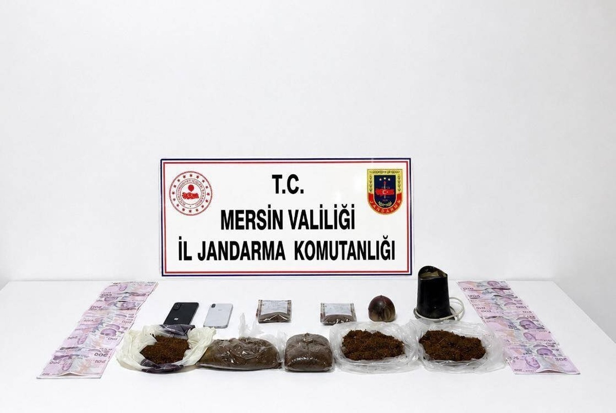 Mersin\'de Uyuşturucu Operasyonu: 3 Gözaltı