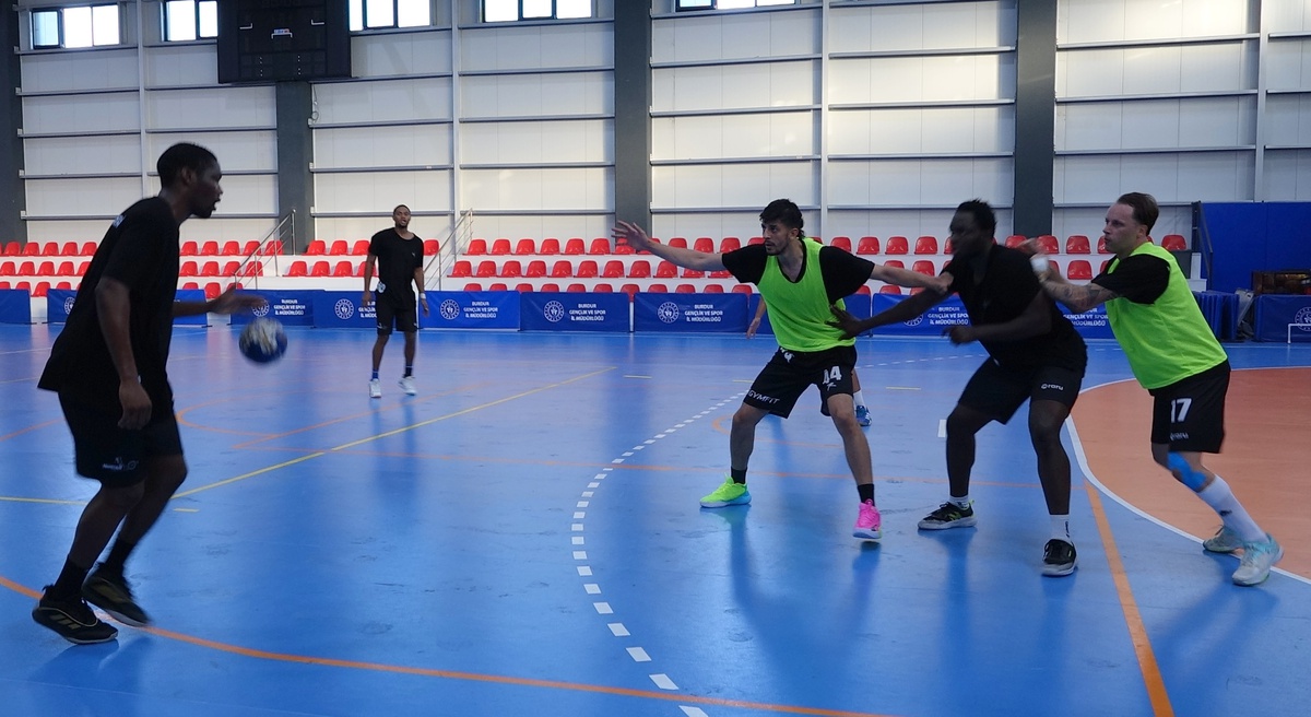 Mihalı&ccedil;&ccedil;ık Belediyespor S&uuml;per Lig'de &Uuml;st Sıraları Hedefliyor