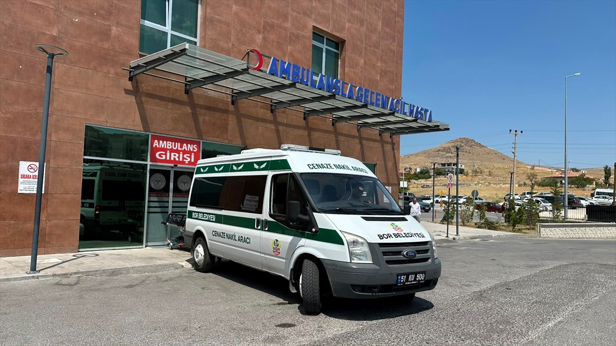 Mola vermek için girdikleri tesiste cansız beden buldular