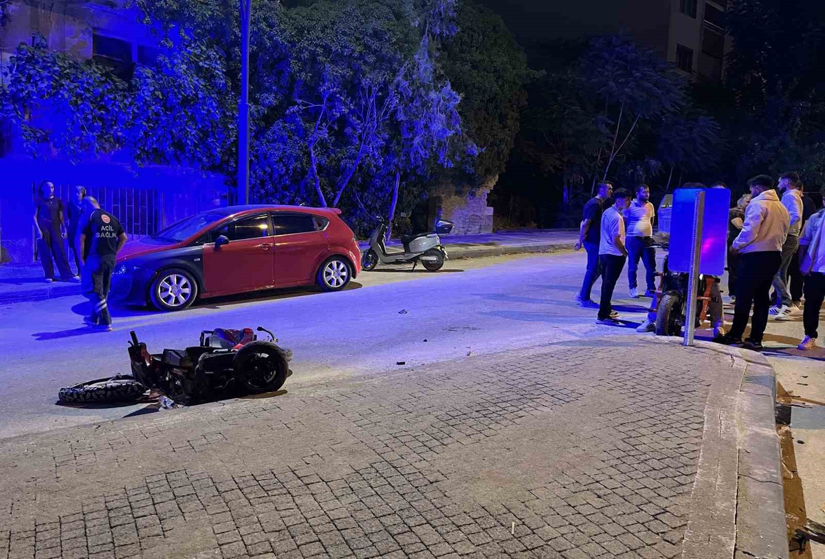 Niğde\'de Motosiklet-Otomobil Çarpıştı: 1 Yaralı