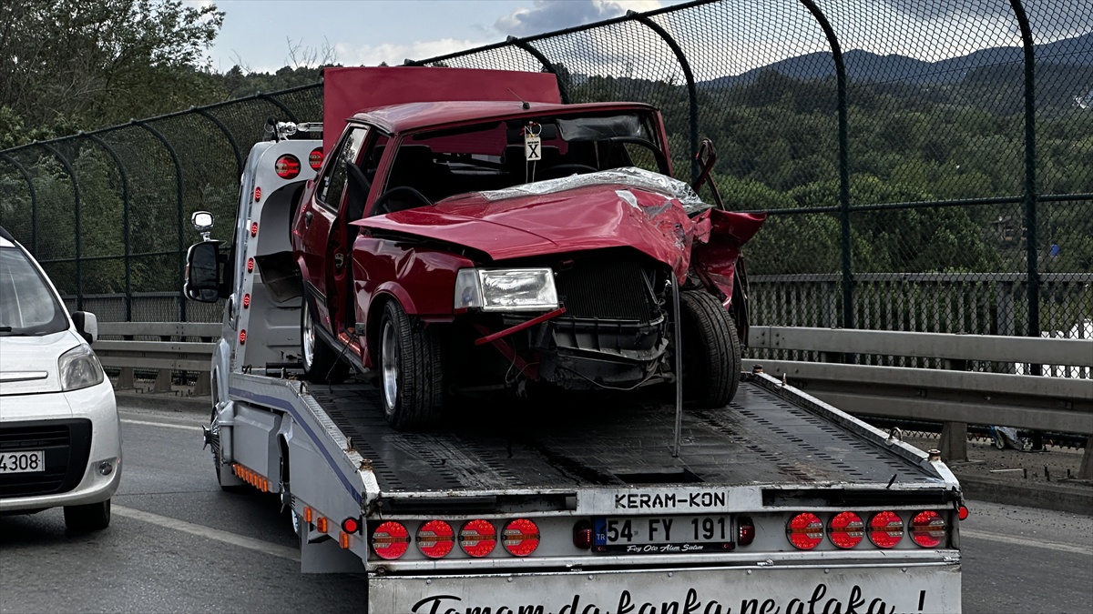 Sapanca\'da Trafik Kazası: 2 Yaralı