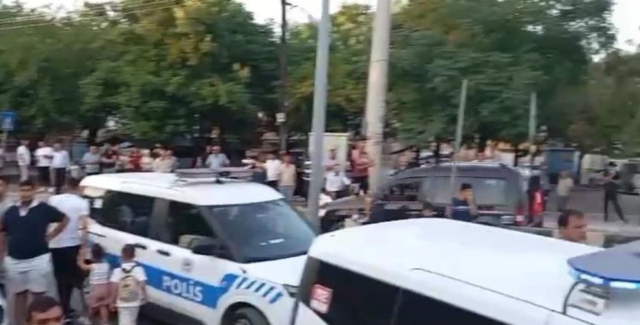 Şehri ayağa kaldıran istismar iddiası! Yüzlerce kişi karakolun önünde toplandı