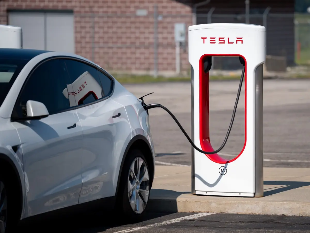 Tesla\'dan San Francisco\'ya Büyük Şarj Merkezi