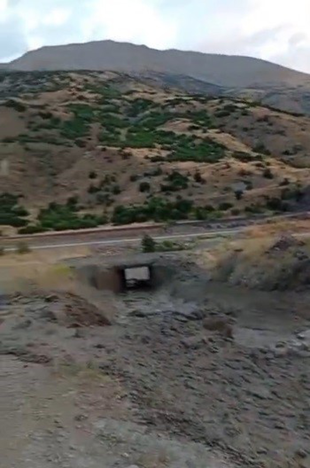 Pülümür\'de Heyelan: Yollar Yeniden Açıldı