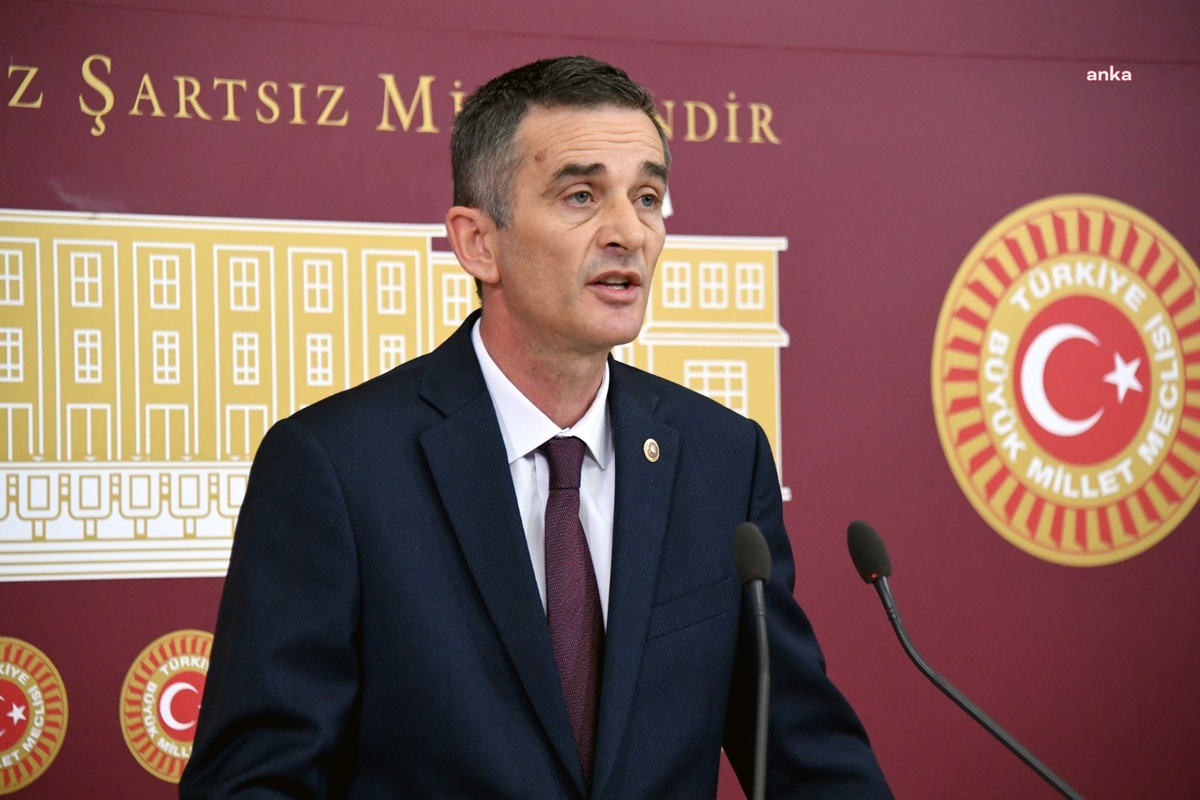 AK Parti\'ye geçeceği söylenen Ümit Dikbayır\'dan sürpriz karar