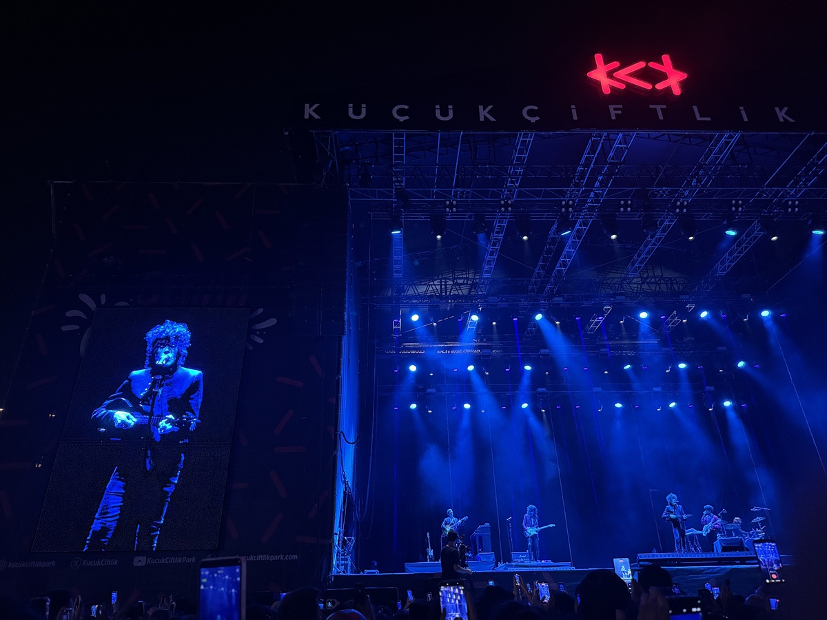 LP İstanbul\'da Coşkulu Konser Verdi