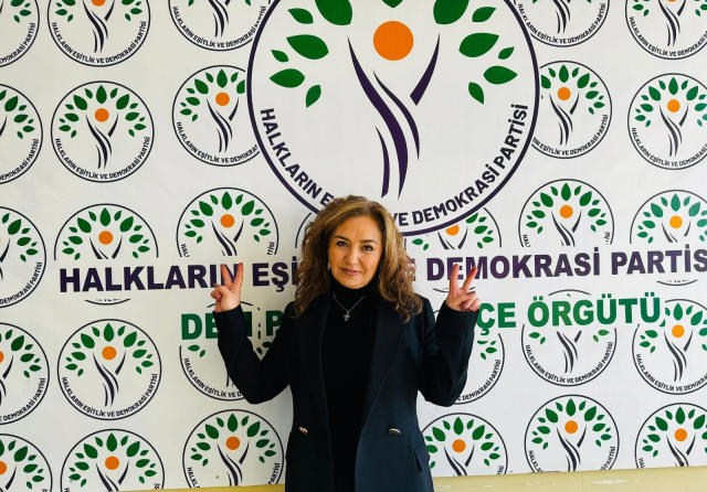 AK Parti’nin ilk Süryani belediye başkanı Türkan Kayır oldu