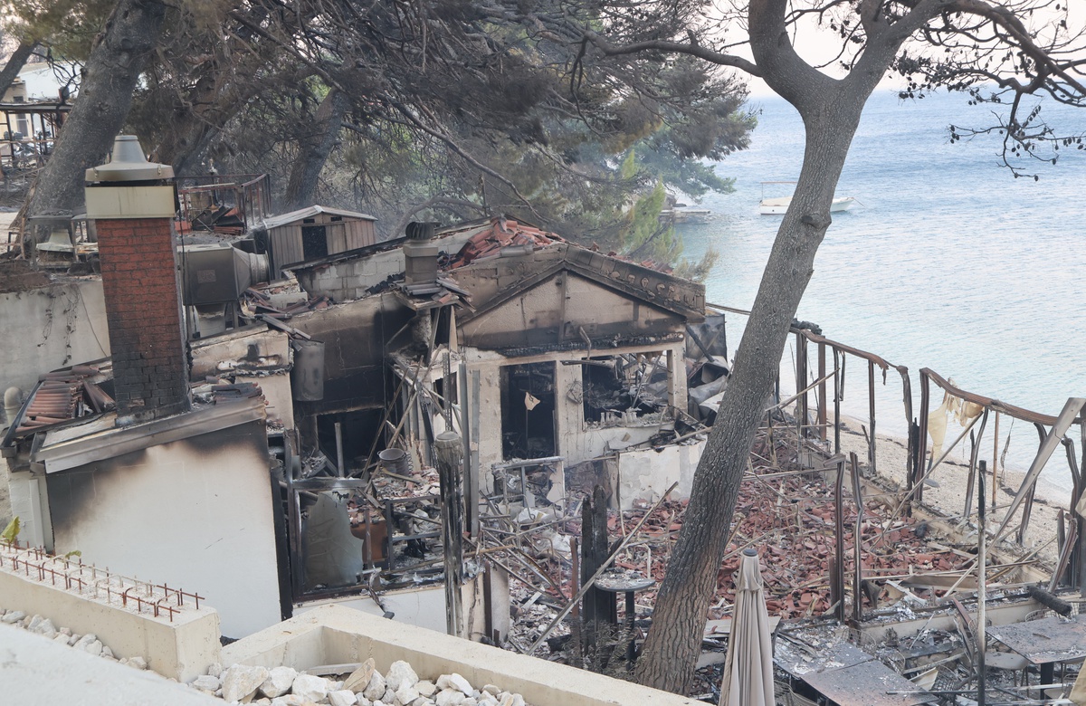 Omis\'te Büyük Yangın: 1 Ölü, 40 Yaralı