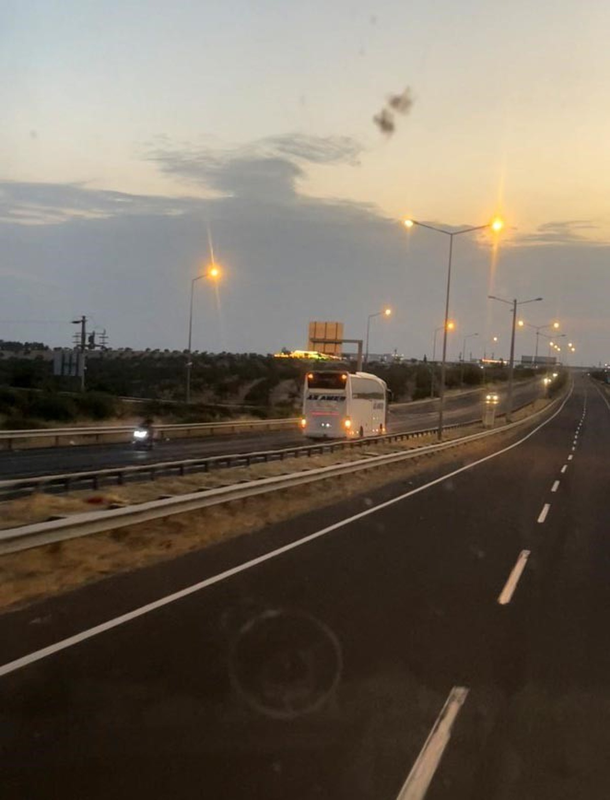 Ters Yolda Seyreden Otobüs Korku Yarattı