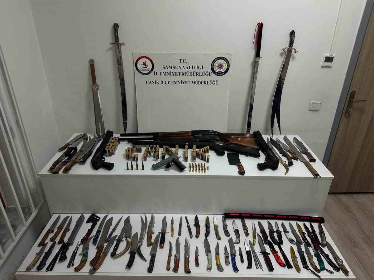 Samsun\'da Silah ve Bıçak Operasyonu