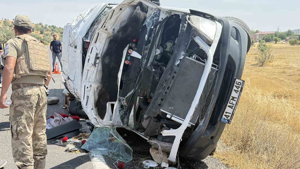 Lice\'de Trafik Kazası: Ölü Sayısı 7\'ye Yükseldi
