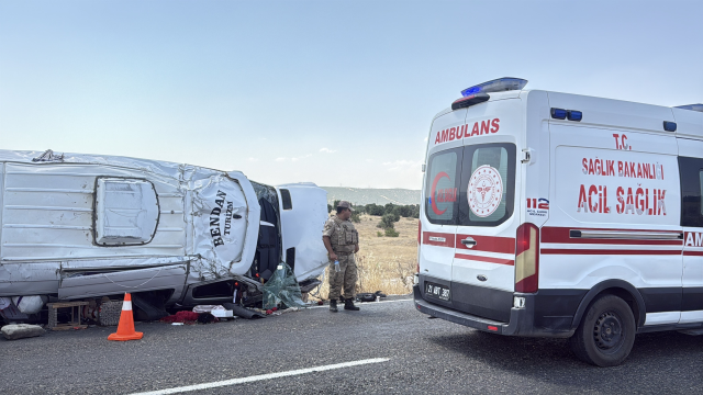 Diyarbakır'da nişan yolunda katliam gibi kaza! 5 ölü, 11 yaralı