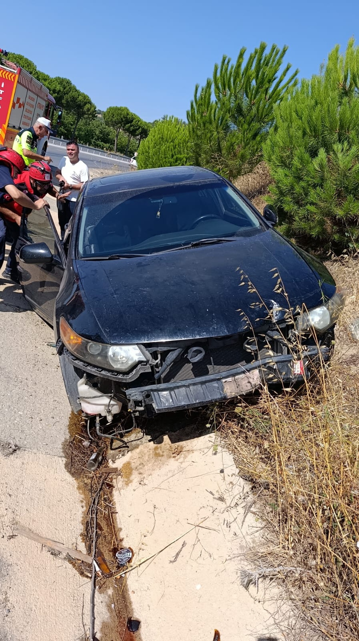 Dursunbey\'de Trafik Kazası: Sürücü Yaralandı