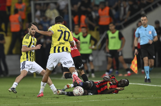Fenerbahçe'ye sezonun ilk şoku! Öne geçtiği maçı kaybetti