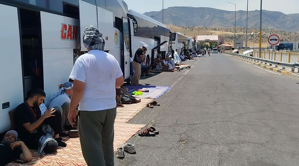 Filistin Konvoyu Irak Sınırında Bekliyor