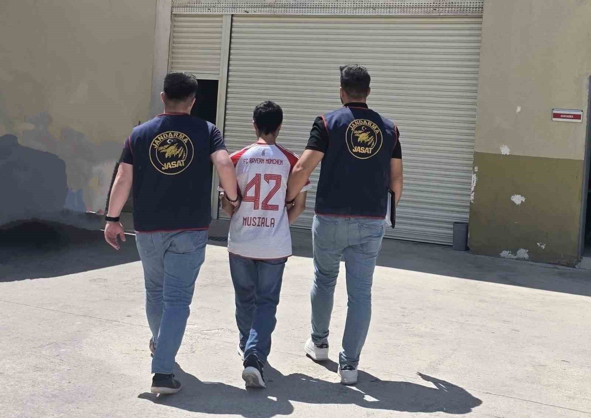 Gaziantep\'te 25 yıl hapis cezasıyla aranan şahıs JASAT\'ın operasyonuyla yakalandı