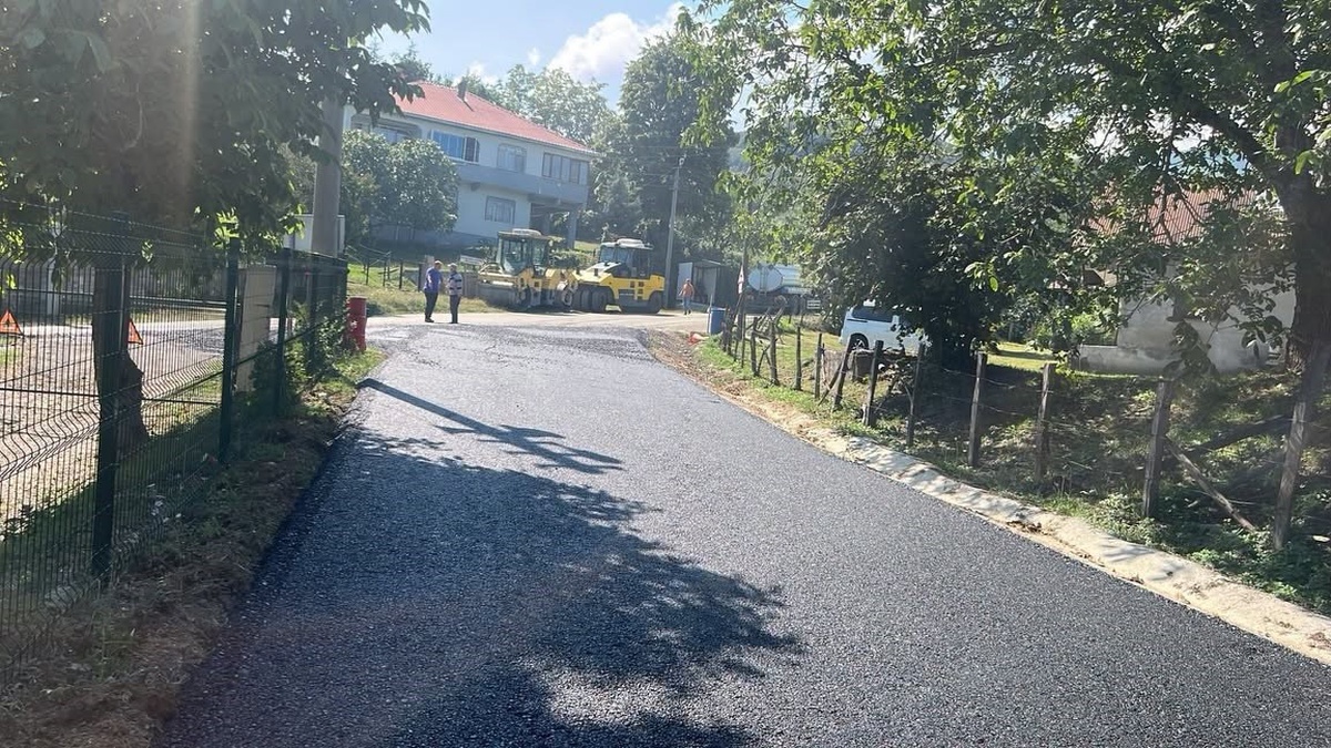 Kavakbıçkı Köyü\'nde Sıcak Asfalt Çalışmaları Başladı