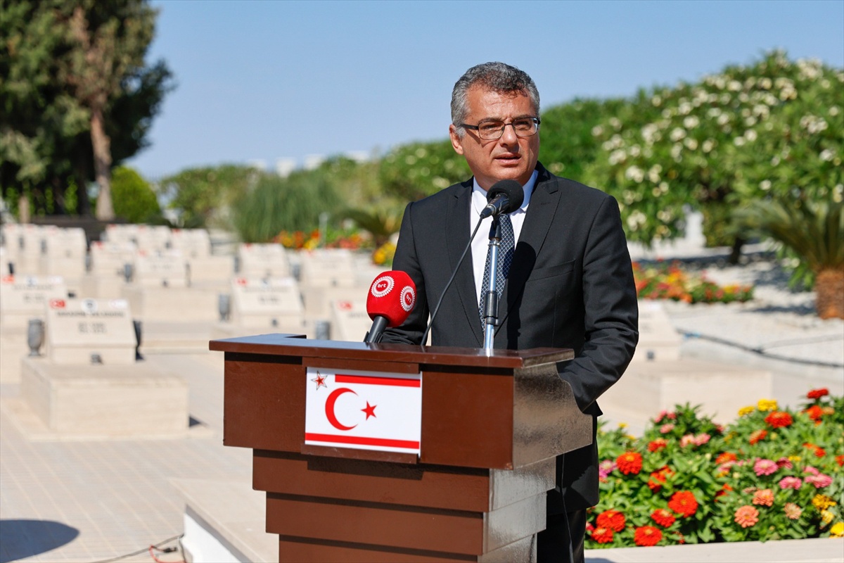 KKTC\'de, Taşkent katliamında şehit olan Kıbrıslı Türkler için anma töreni düzenlendi