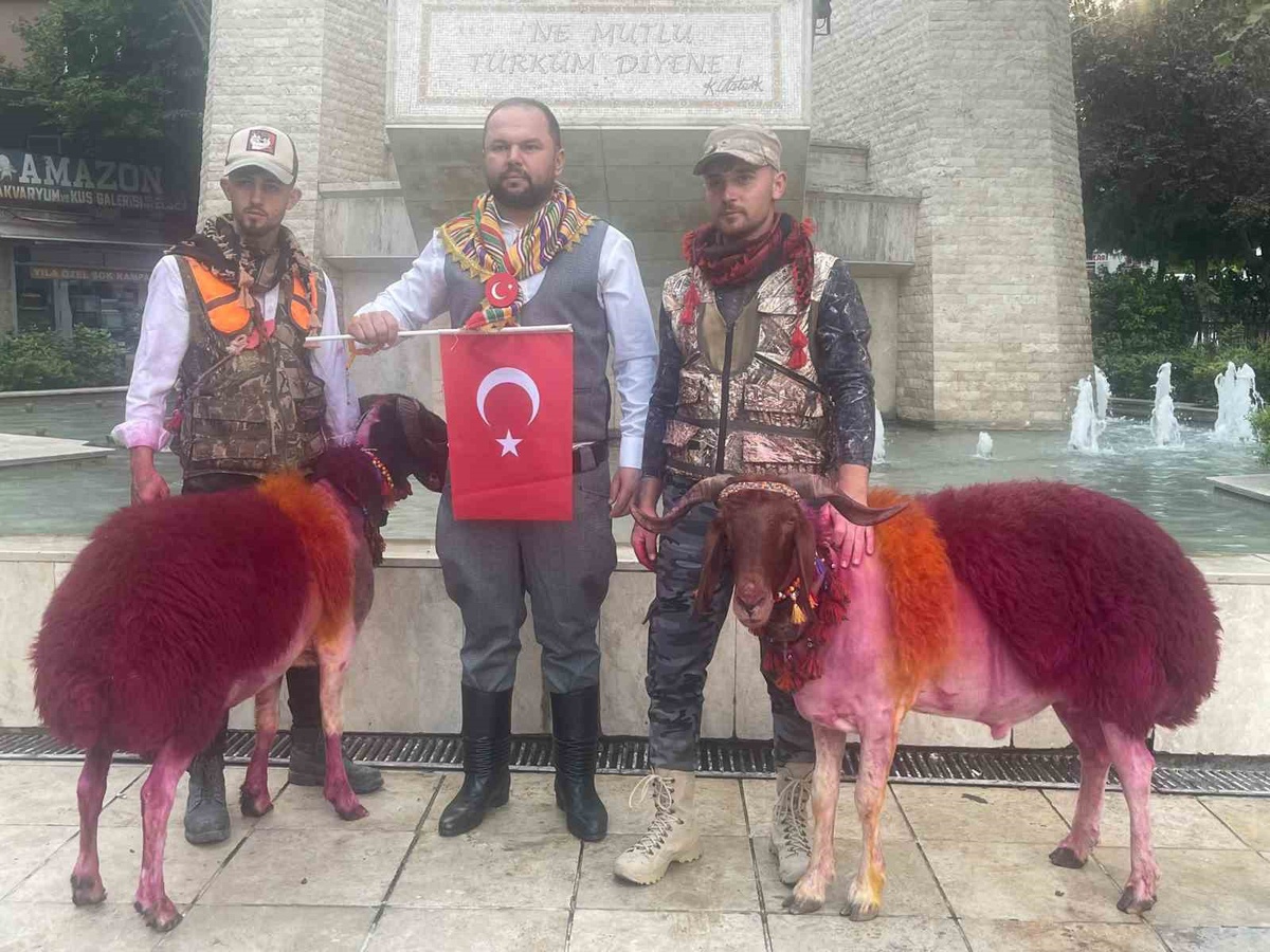 Denizli\'de 853 Yıllık Koyun Geçirme Festivali