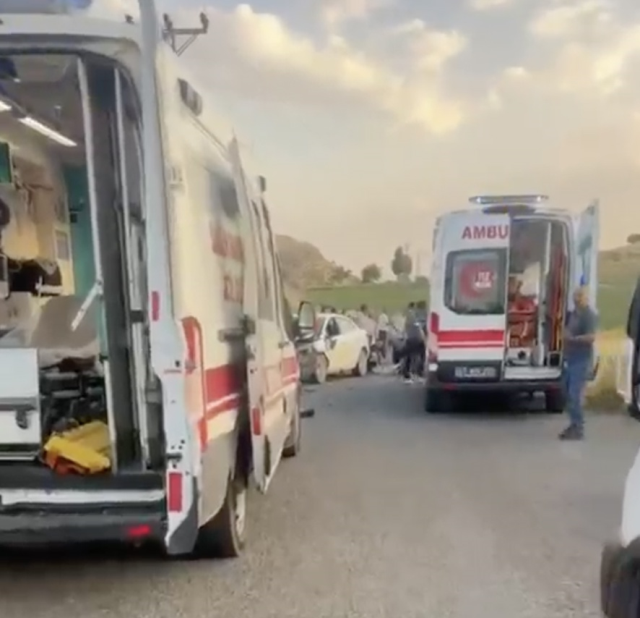 Mardin'de feci kaza: Otomobille çarpışan motosikletteki 2 kişi hayatını kaybetti