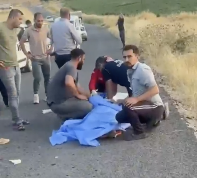 Mardin'de feci kaza: Otomobille çarpışan motosikletteki 2 kişi hayatını kaybetti