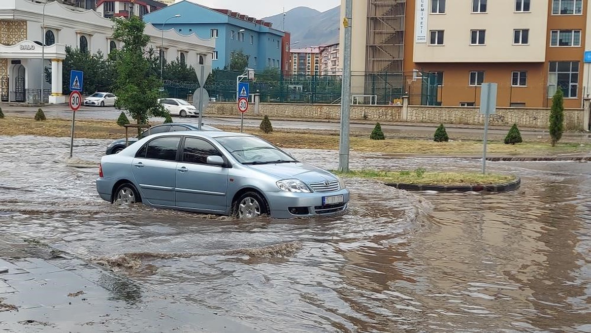 Erzurum ve Ardahan\'a Sağanak Yağış Uyarısı