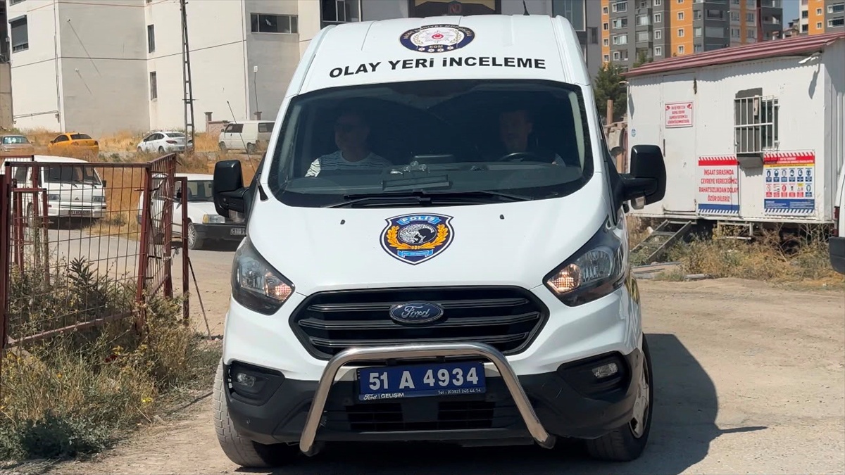 Niğde\'de İnşaat İşçisi Düşerek Yaralandı