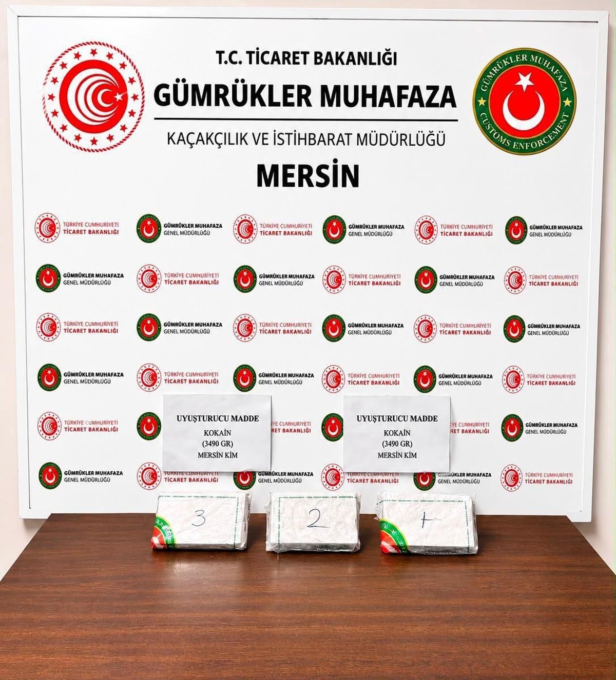 Mersin\'de Uyuşturucu Operasyonu: 3.5 kg Kokain ve 122 kg Esrar Ele Geçirildi