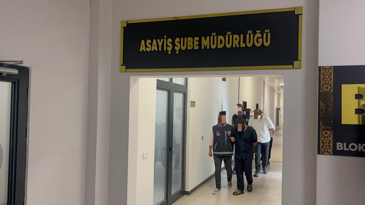Sahilde bıçaklı kavga: 17 bıçak darbesiyle öldürüldü