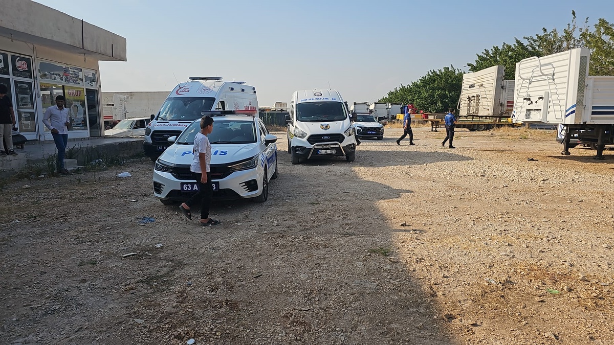 Şanlıurfa\'da Tarla Kokusuyla Bulunan Erkek Cesedi