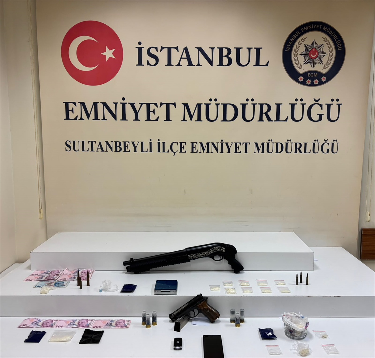 Sultanbeyli\'de Uyuşturucu Operasyonu: 2 Tutuklama
