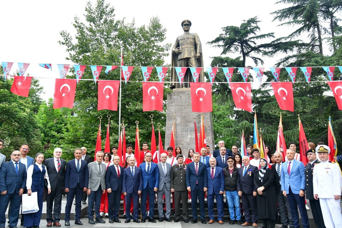 Trabzon\'un Fethi\'nin 565. Yılı Coşkuyla Kutlanıyor