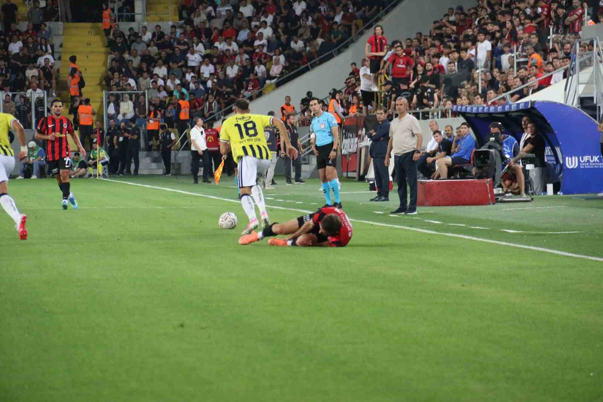 Fenerbahçe, Gençlerbirliği\'ni Zorluyor
