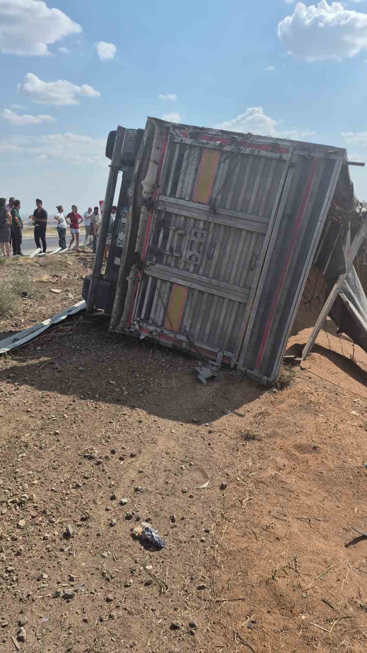Uzunköprü\'de Buğday Yüklü Kamyon Dev rildi