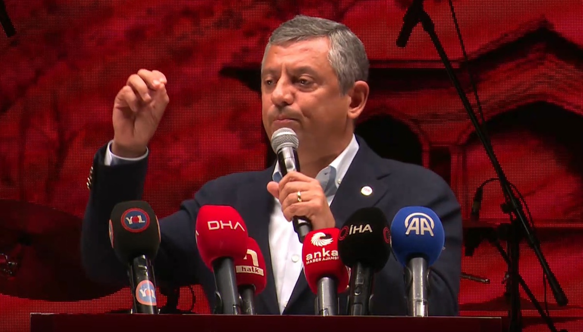 63. Ulusal ve 37. Uluslararası Hacı Bektaş Veli Anma Törenleri... Özgür Özel: "Hünkarın huzurunda namus sözümüzdür: Yarının zalimi olmayacak, Türkiye\'nin yarınlarını kardeşlikle kucaklayacağız"