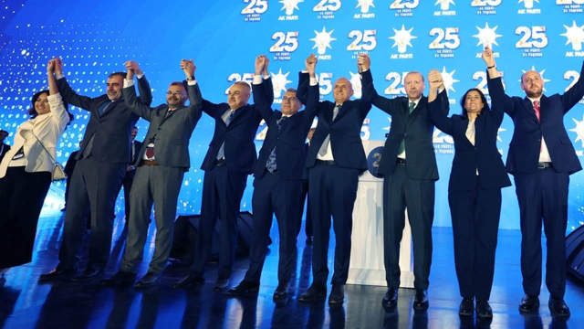 AK Parti’ye geçen Aydın Milletvekili Ömer Karakaş kararının nedenini açıkladı
