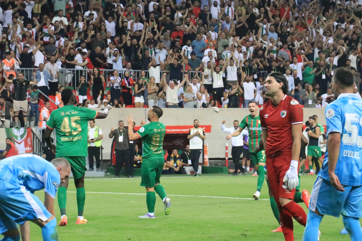 Amed Sportif, Erzurumspor'u 3-0 Yendi