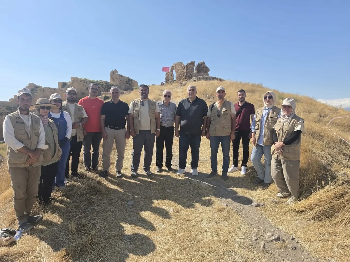 Bayburt Kalesi\'nde Kazı İncelemesi