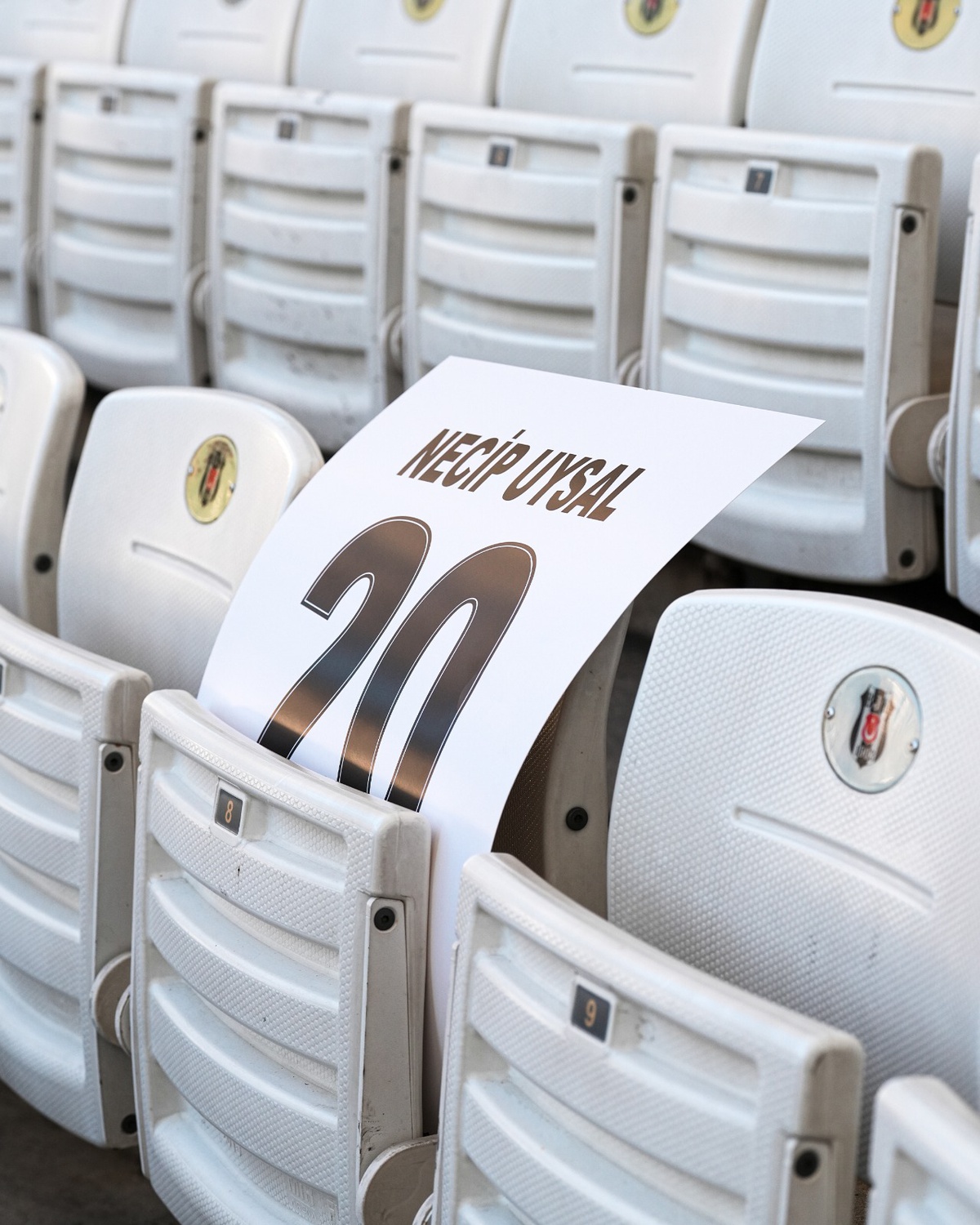 Necip Uysal\'a Beşiktaş\'ta Veda Töreni
