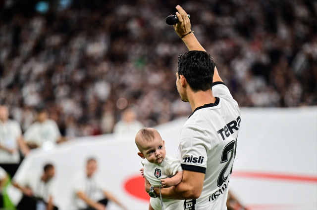 Beşiktaş'ta Necip Uysal'a duygusal veda: Hakkınızı helal edin