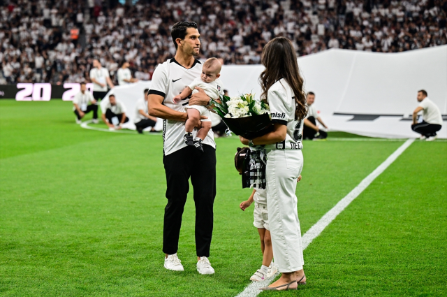 Beşiktaş'ta Necip Uysal'a duygusal veda: Hakkınızı helal edin