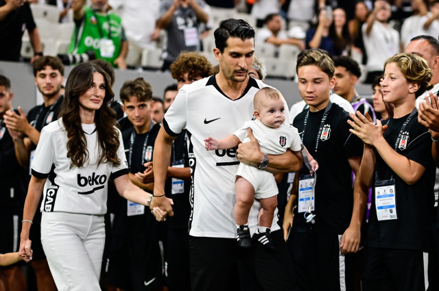 Beşiktaş'ta Necip Uysal'a duygusal veda: Hakkınızı helal edin
