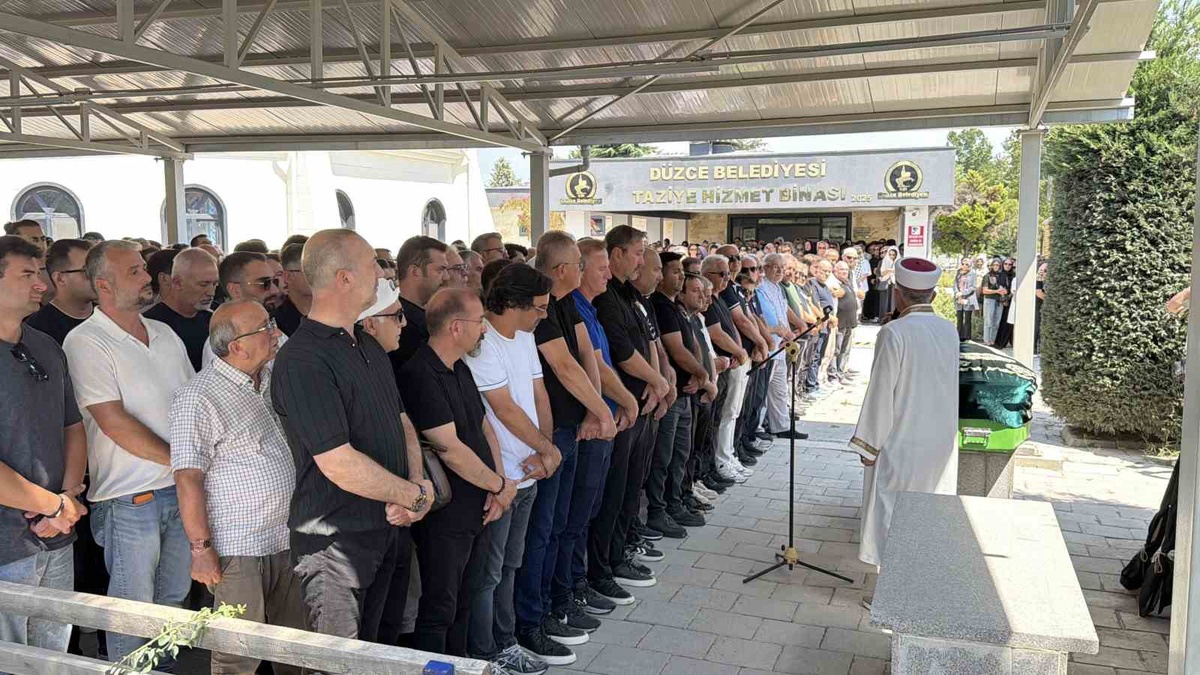 Viyadükte ölü bulunan uzman doktor Erkut Karaca son yolculuğuna uğurlandı