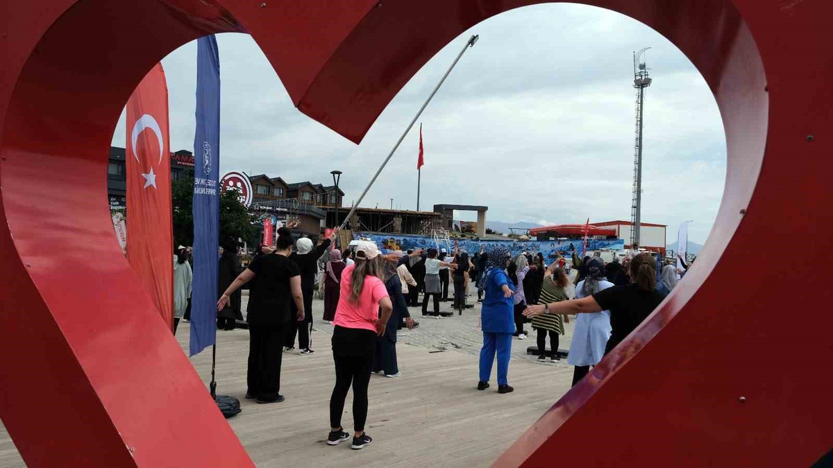 Erzincan\'da Step Aerobik Etkinliği