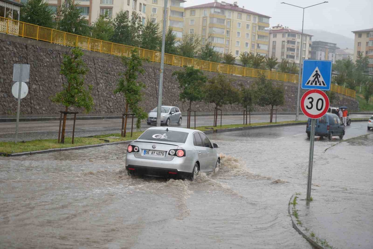 Erzurum\'da Sel ve Su Baskınları