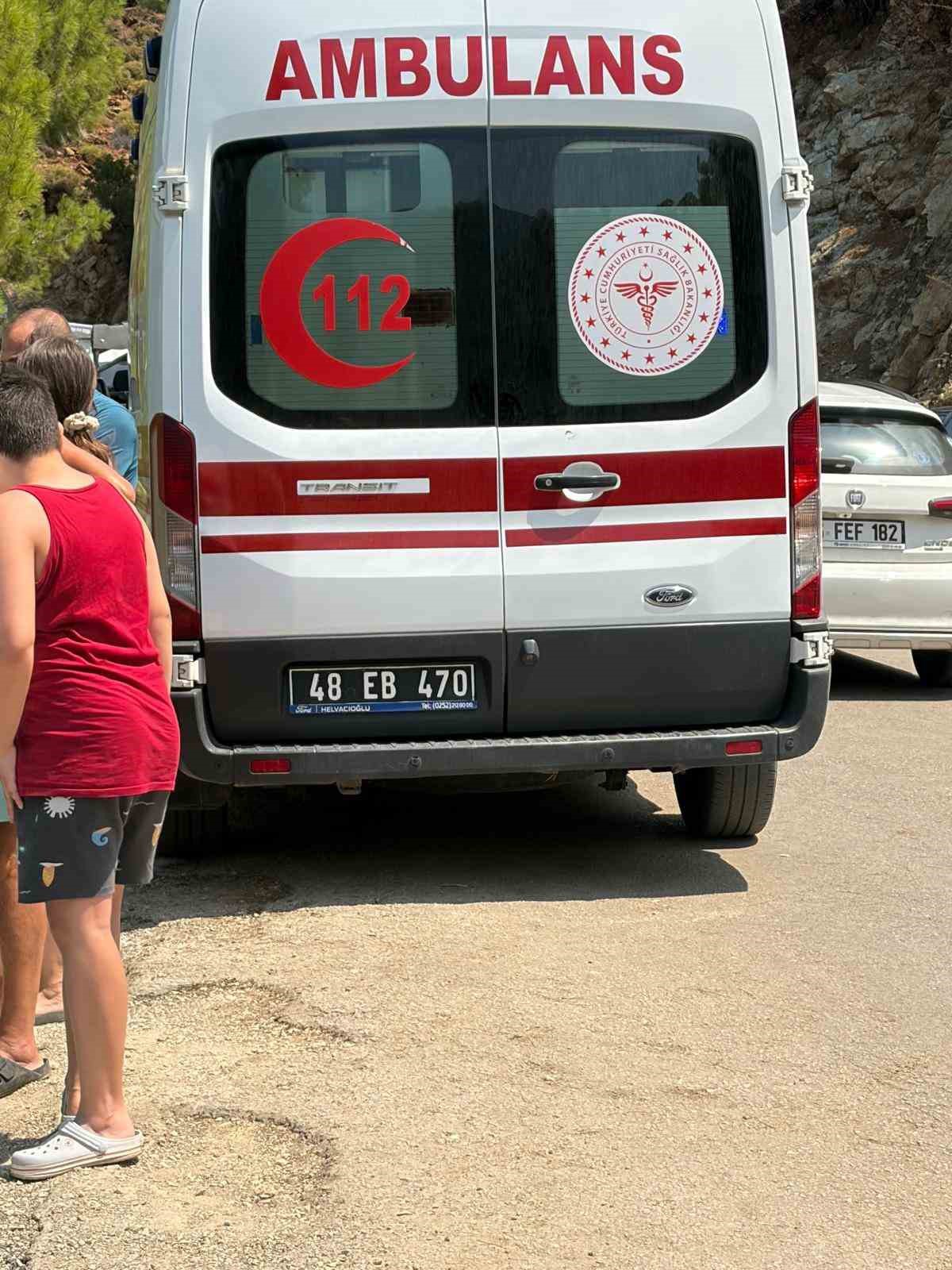 Fethiye\'de ATV Kazasında Baba ve Çocuk Yaralandı