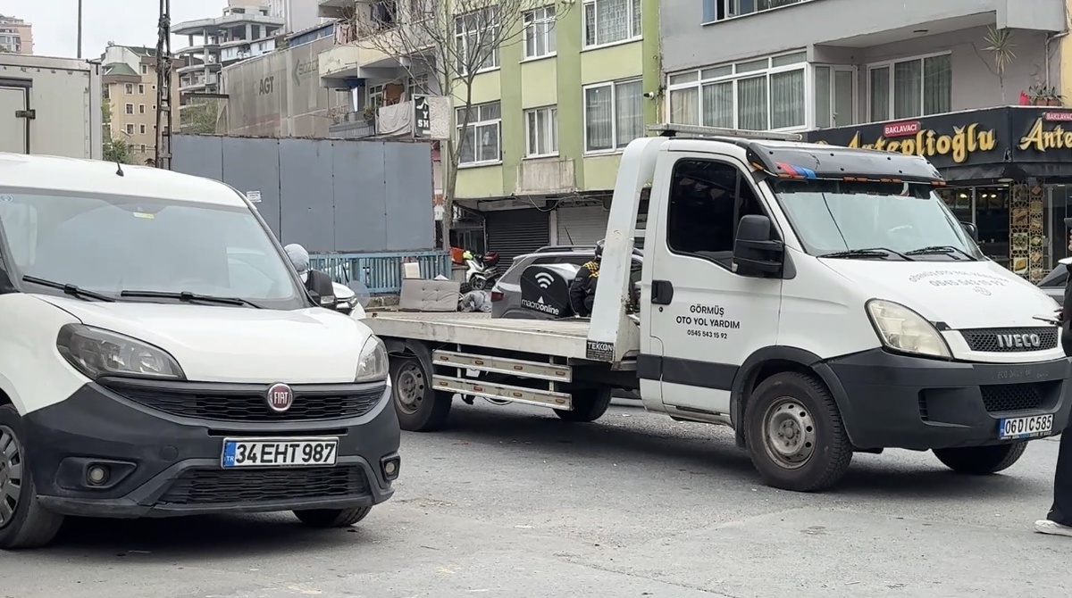 Kağıthane\'de Çocukluk Arkadaşına Silahlı Saldırı